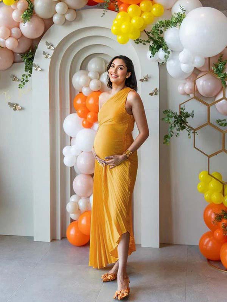 Yellow Off-Shoulder Pregnancy  - Photography Yellow ulasan dan harga